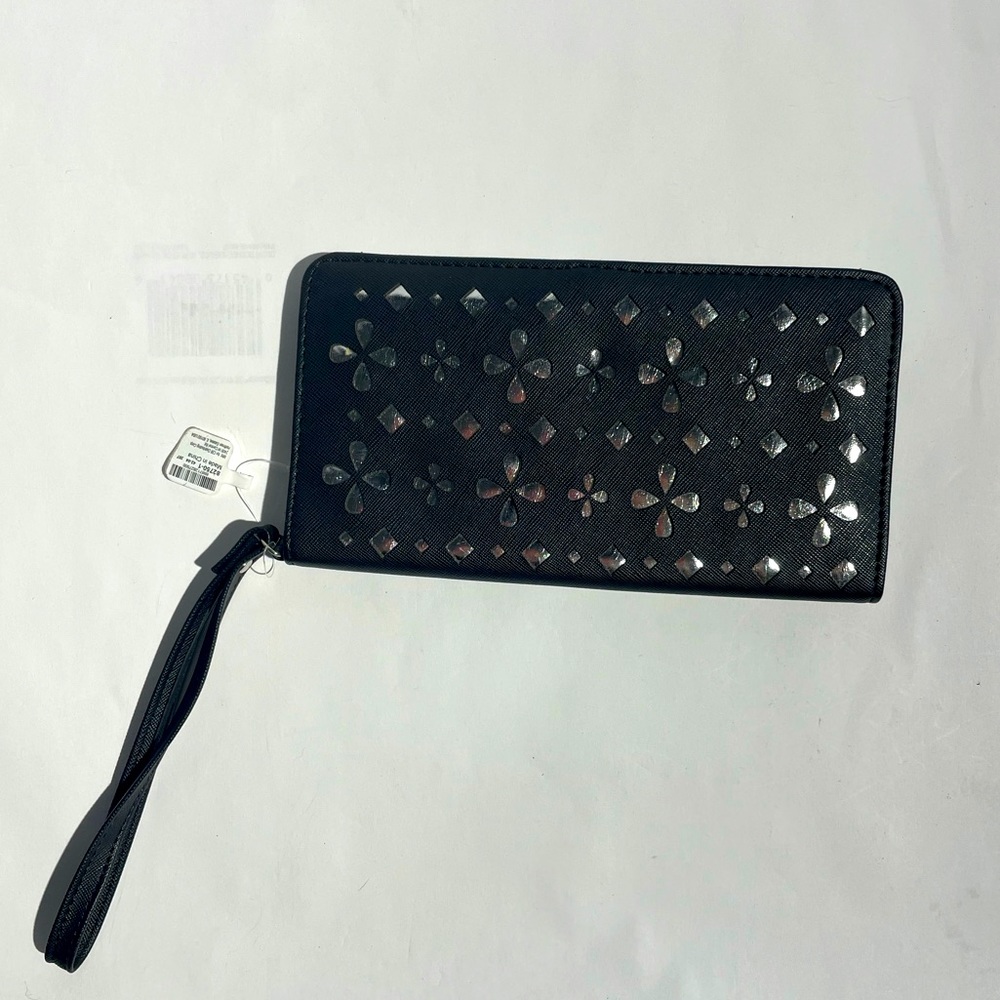 Women’s wallet with coin holder, bill holder, card holder